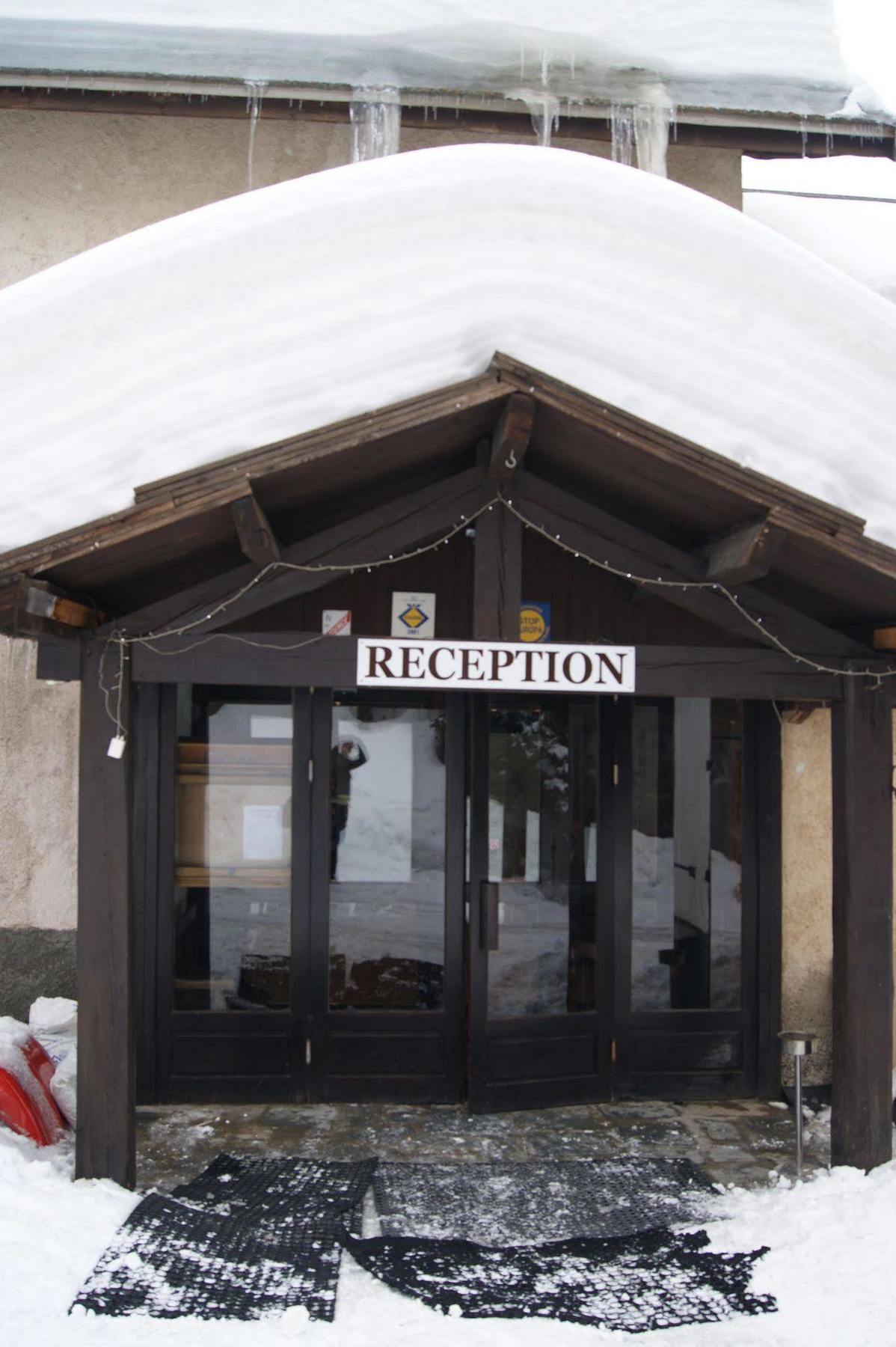 Auberge De Violaine Le Monetier-les-Bains Exterior photo